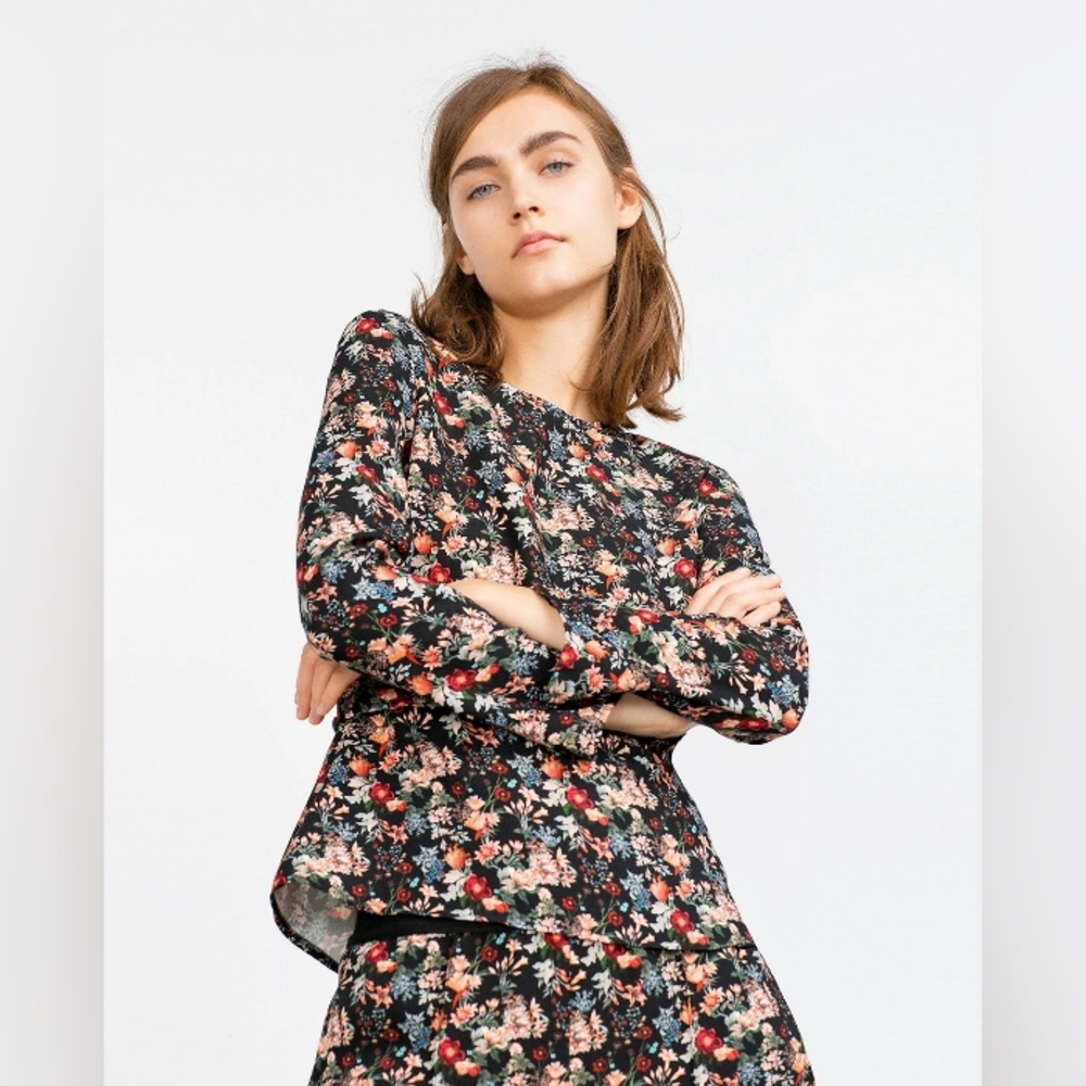 NWOT Small Zara Black Floral Patterned Top